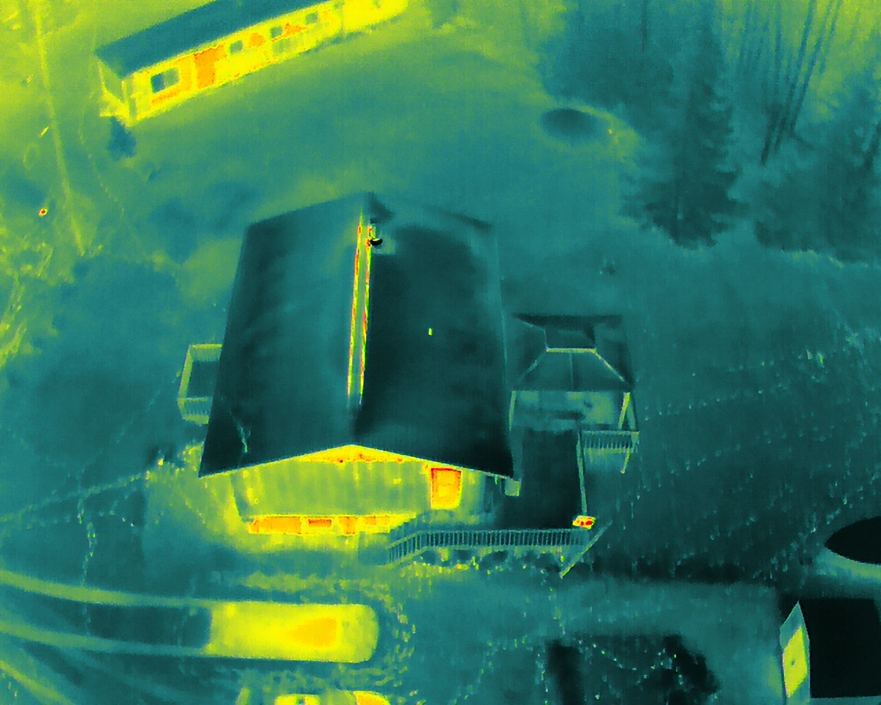 Thermal aerial inspection showing temperature differences on a structure